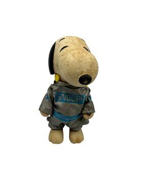 Vintage 1966 Snoopy Astronaut Toy Figure With Yellow Backpack & Silver Suit